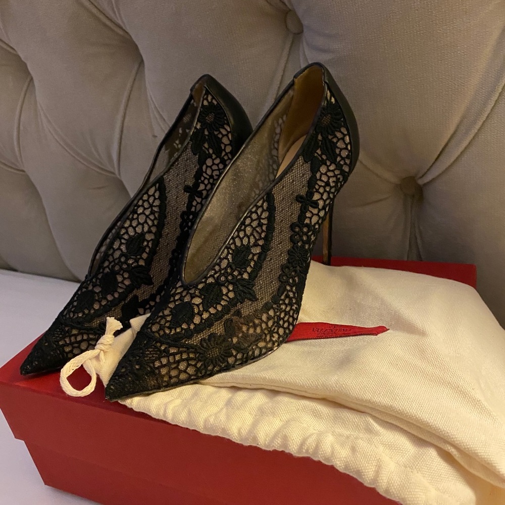 Shoes - Picture 3 of 8